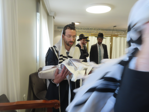 ברית מילה עם המוהל דב קליין