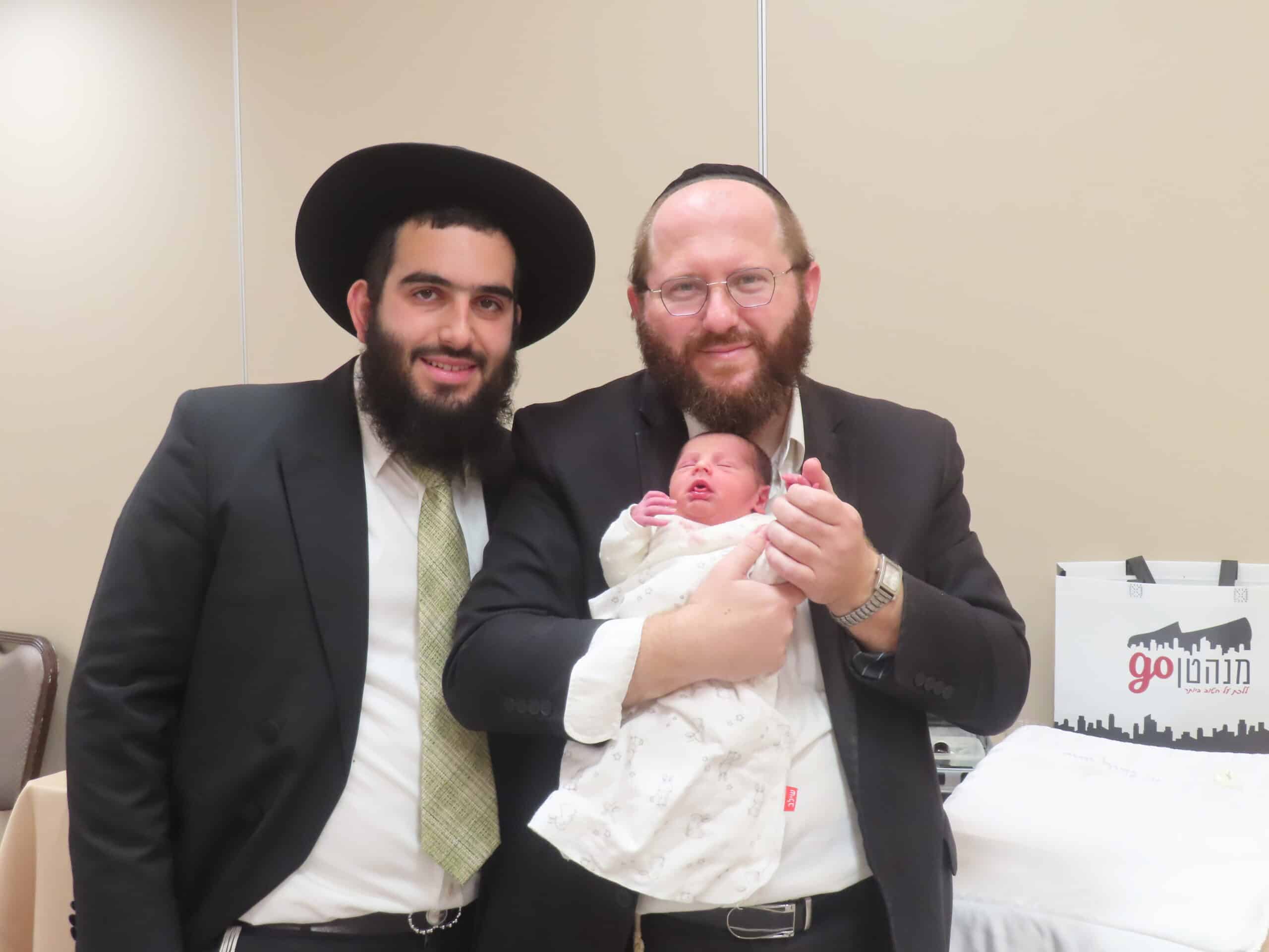 ברית ליד יבנהעם המוהל דב קליין