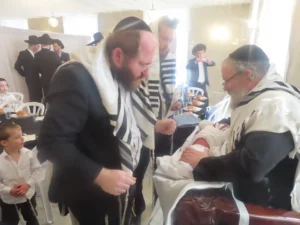 הבת יילודים לפני ברית מילה